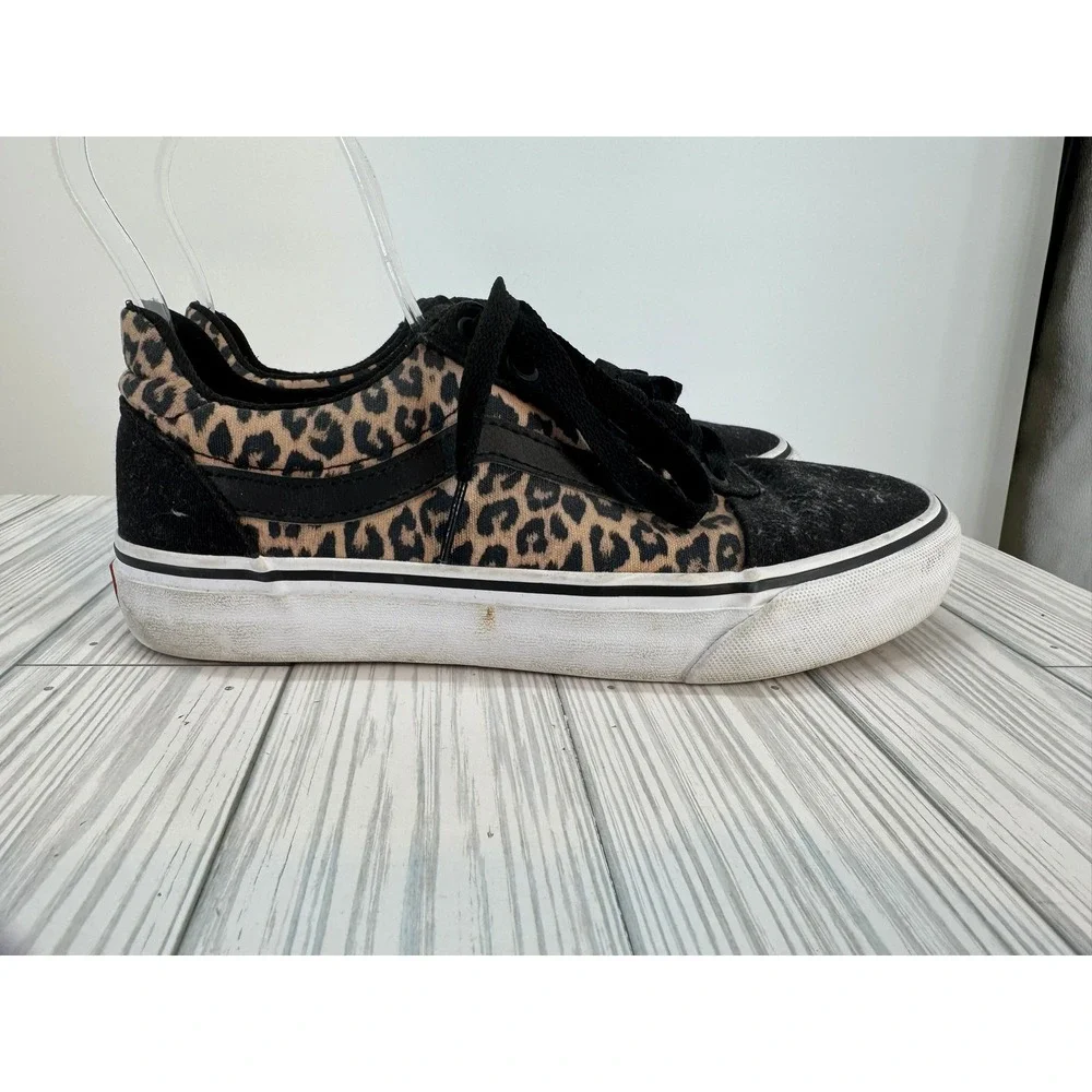 Vans Low‎ Top Black and Leopard Print Suede Skate Shoes Sneakers Women's 7.5